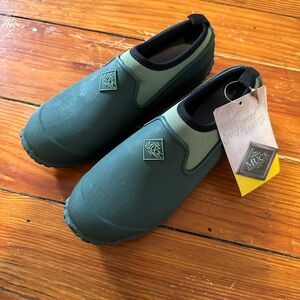 Women’s Muck Boots Low - Size 6 Green NWT